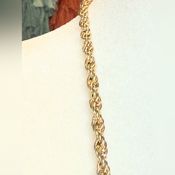 Gold Tone Rope Chain Necklace Classic Vintage Style Lobster Clasp - Picture 6 of 9